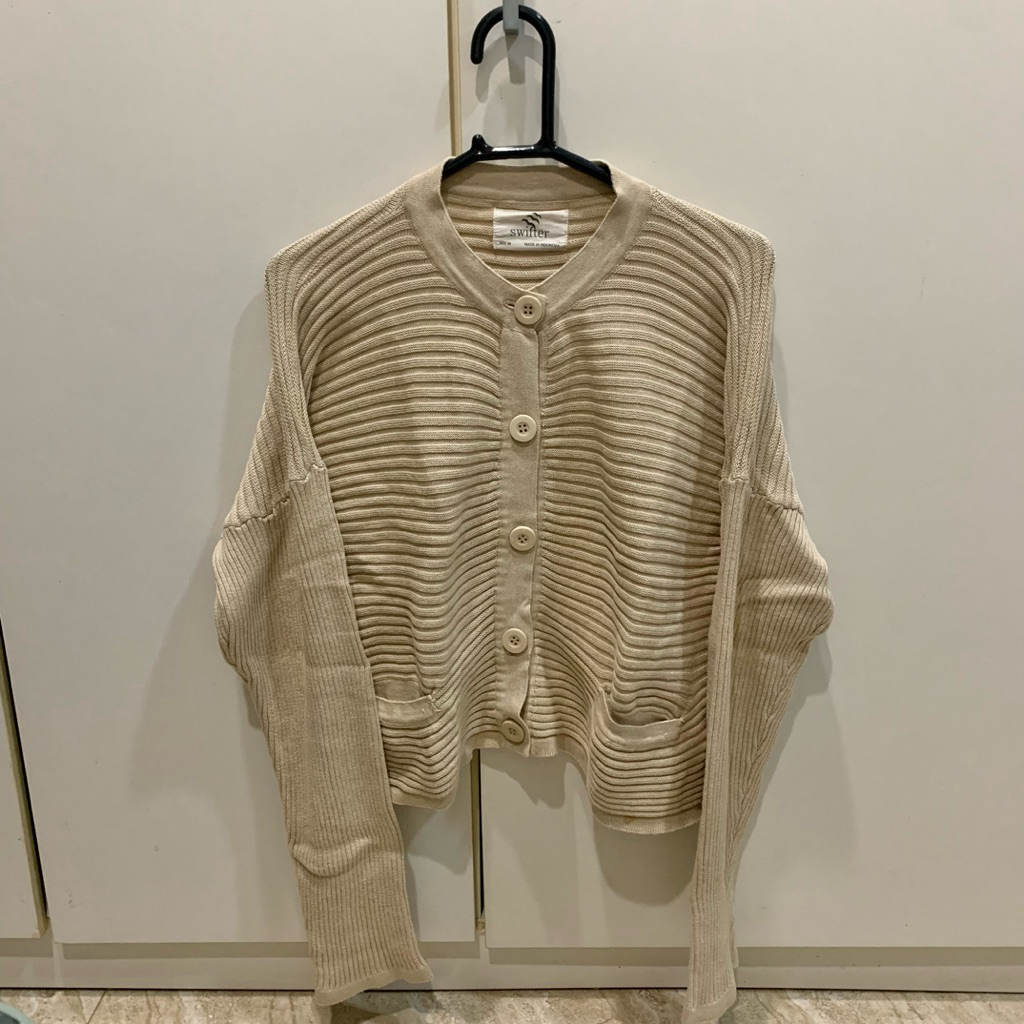 Cardigan Rajut SWIFTER