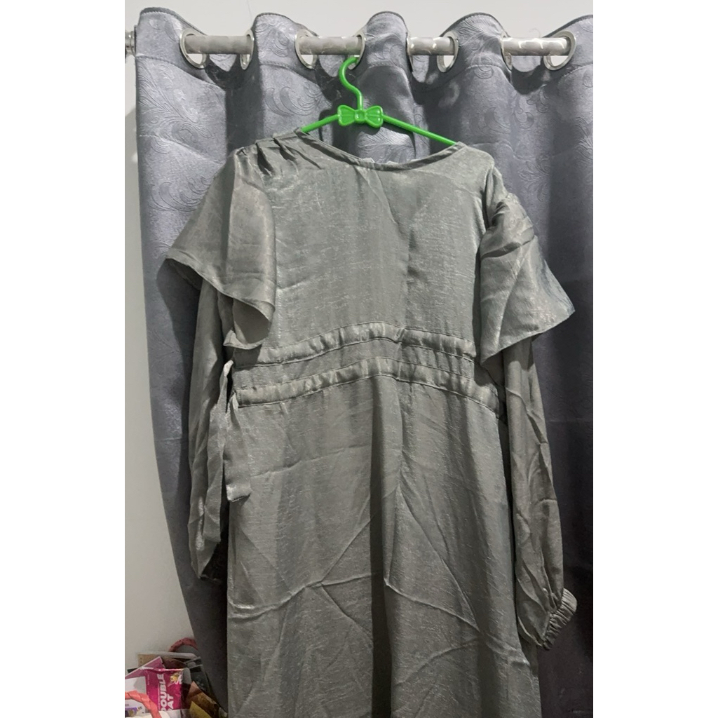 gamis abu silver merk raw hijab