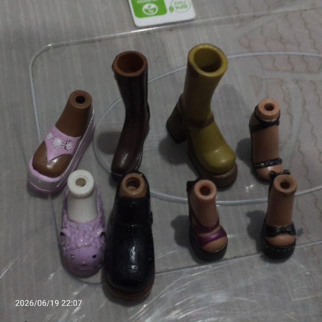 Sepatu boneka barbie bratz myscene minus junk tidak ada pasangan
