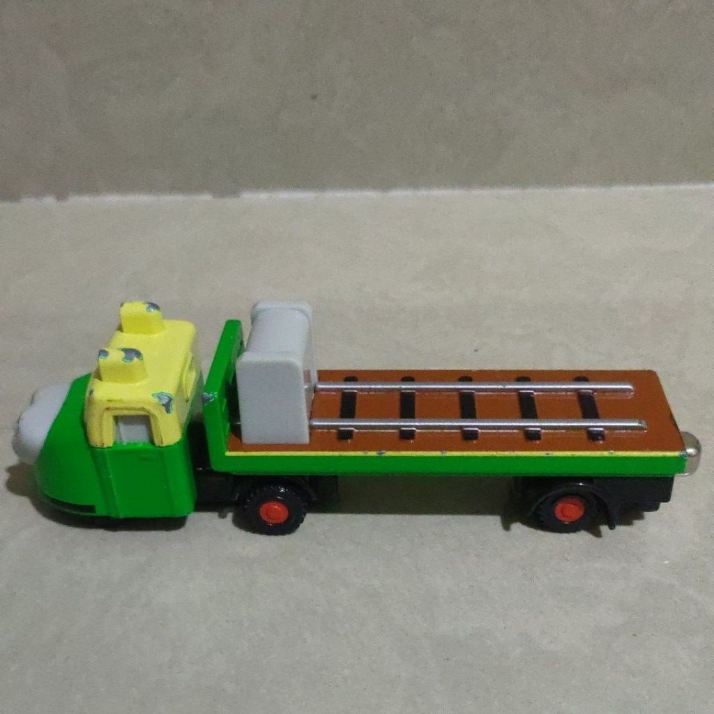 Thomas and Friends take and play madge