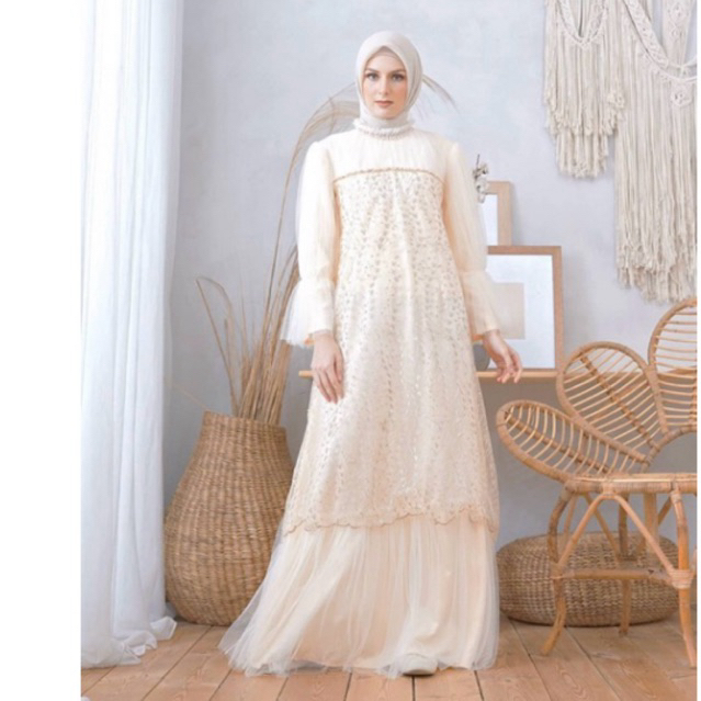 PRELOVED "AZELIE CARMELINE" by judith.id warna Light ivory