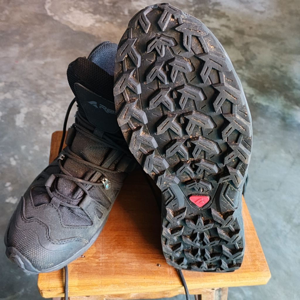 Sepatu Rei