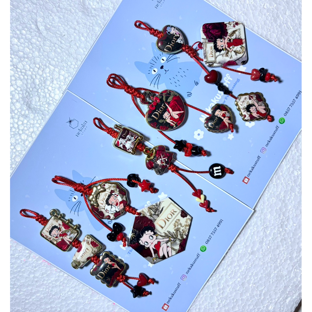 Bag Charm Betty Bob | Strap Phone Betty Bob Merah | Gantungan Akrilik