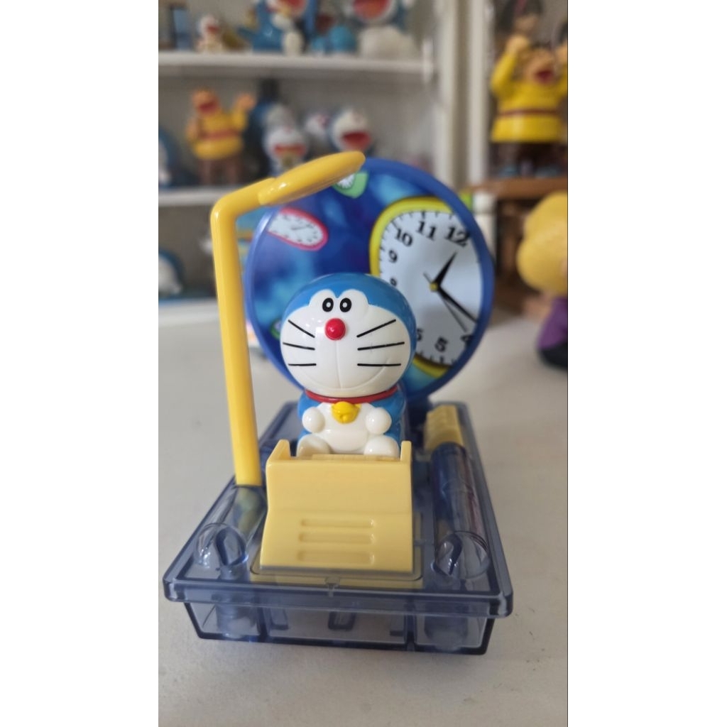 preloved koleksi pribadi figure doraemon mesin waktu