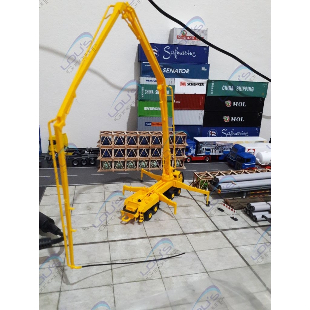 Kibri 10200 betonpump truck skala 87