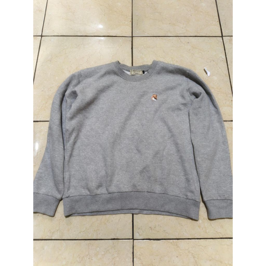 crewneck second Maison kitsune minus Los tage bawah size setara m ld 105 panjang 60 original