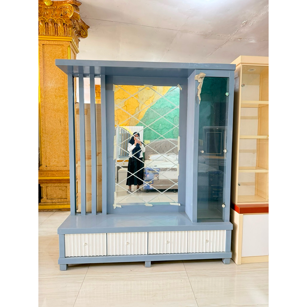 Backdrop Giselle / Partisi TV / Pollywood