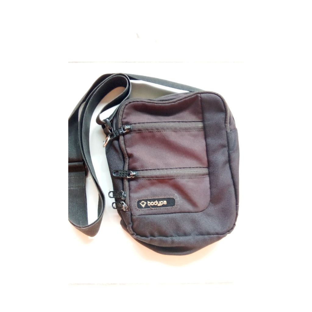 tas selempang bodypack 100% original (second)