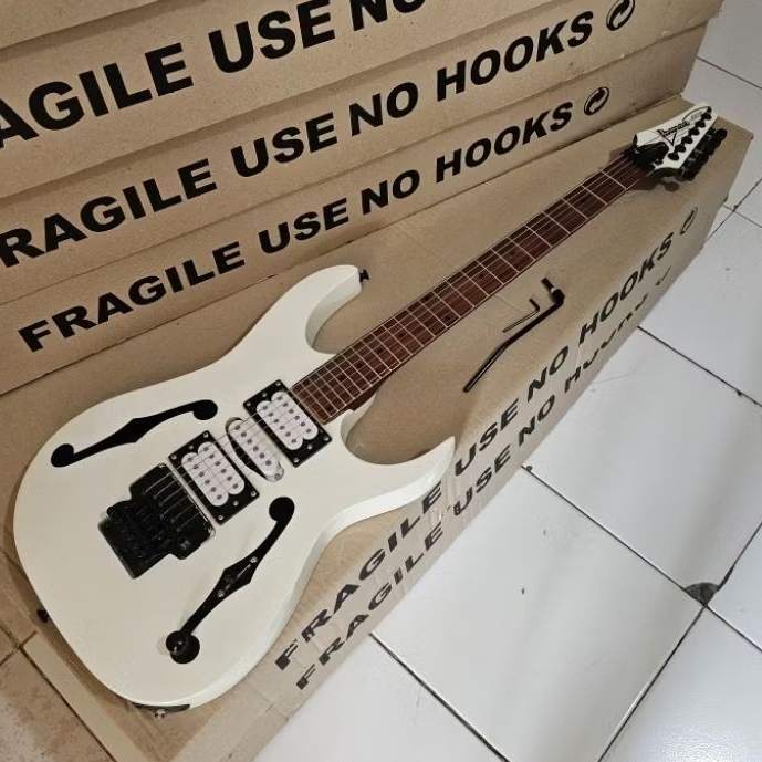 Gitar elektrik ibanez PGM warna putih new