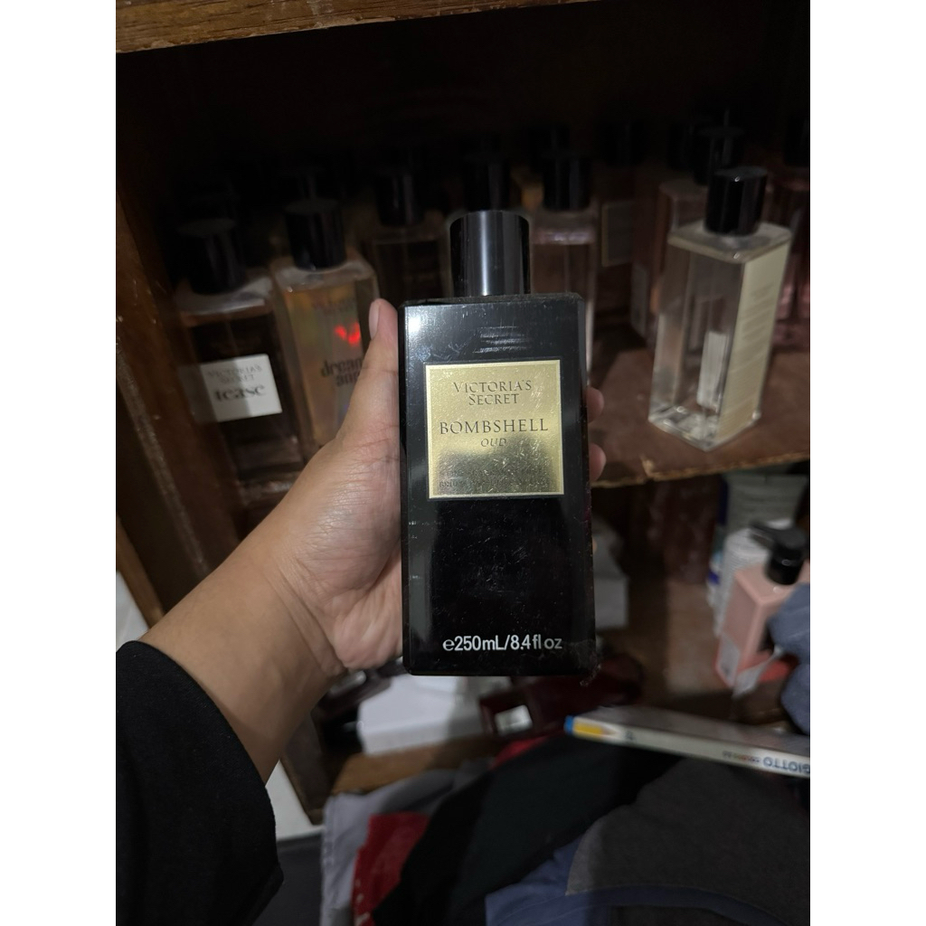 VS VICTORIA’S SECRET BOMBSHELL OUD HIGH END FINE FRAGRANCE MIST 250ml LIMITED HANYA 1