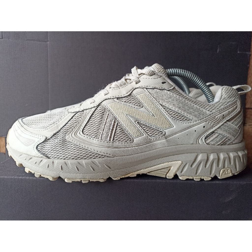 New Balance 410v5 milk tea