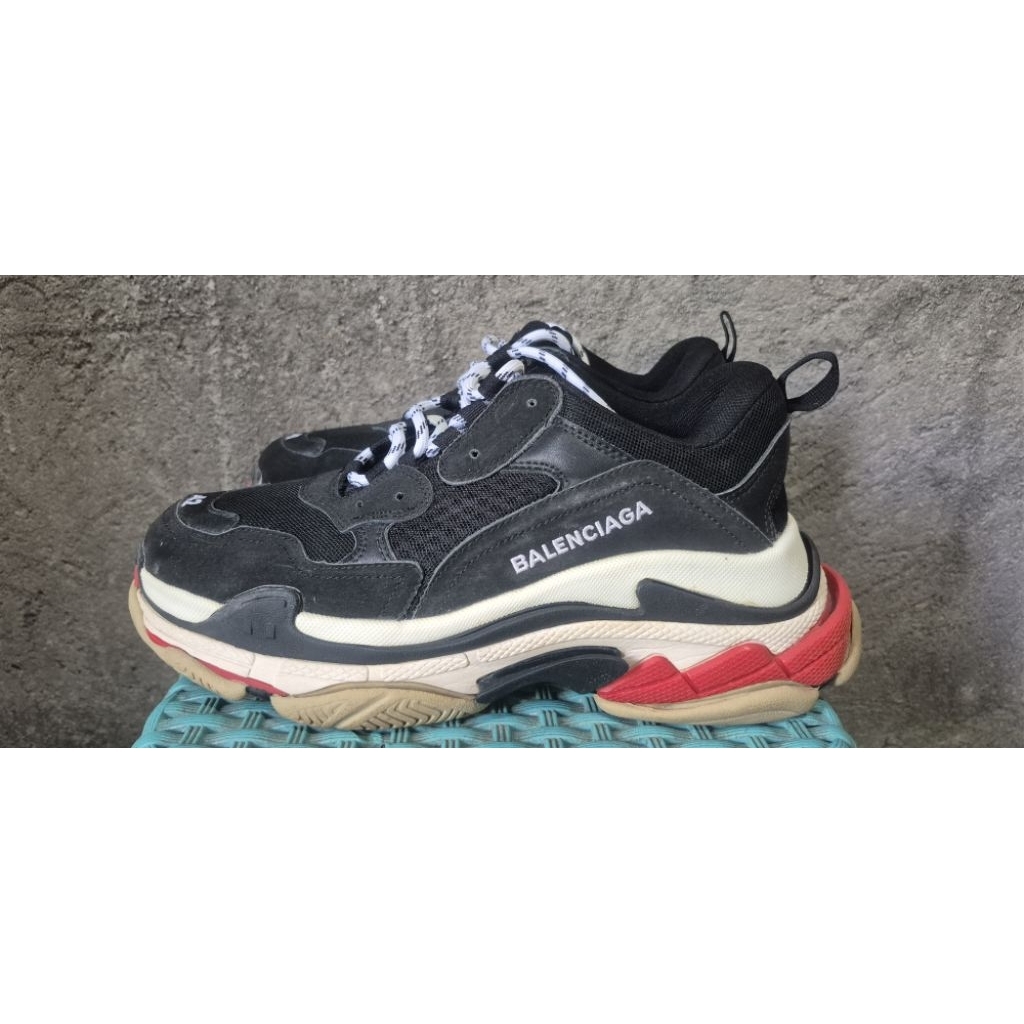 SEPATU SNEAKERS BALENCIAGA