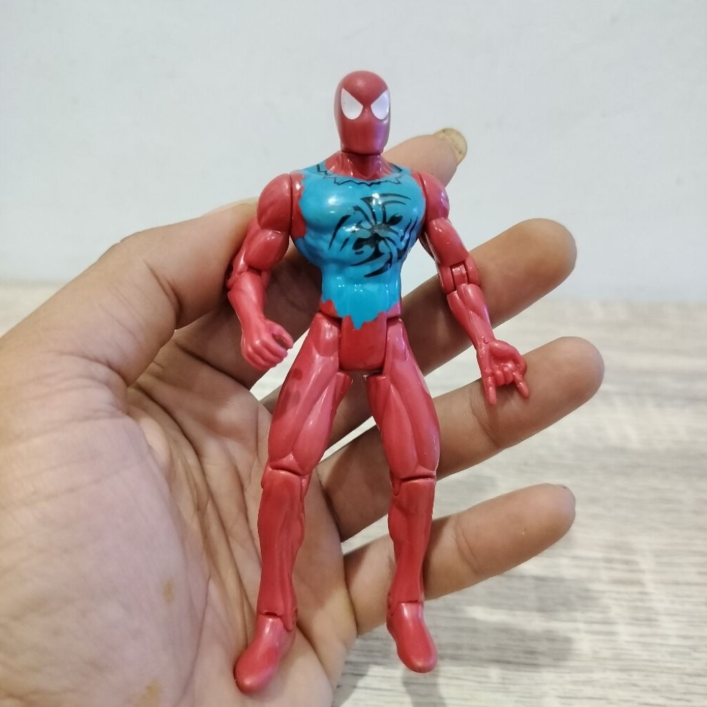 action figure vintage scarlet spiderman