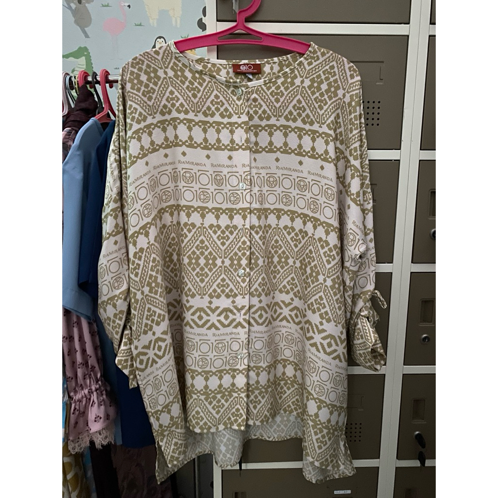 Preloved Ria Miranda top