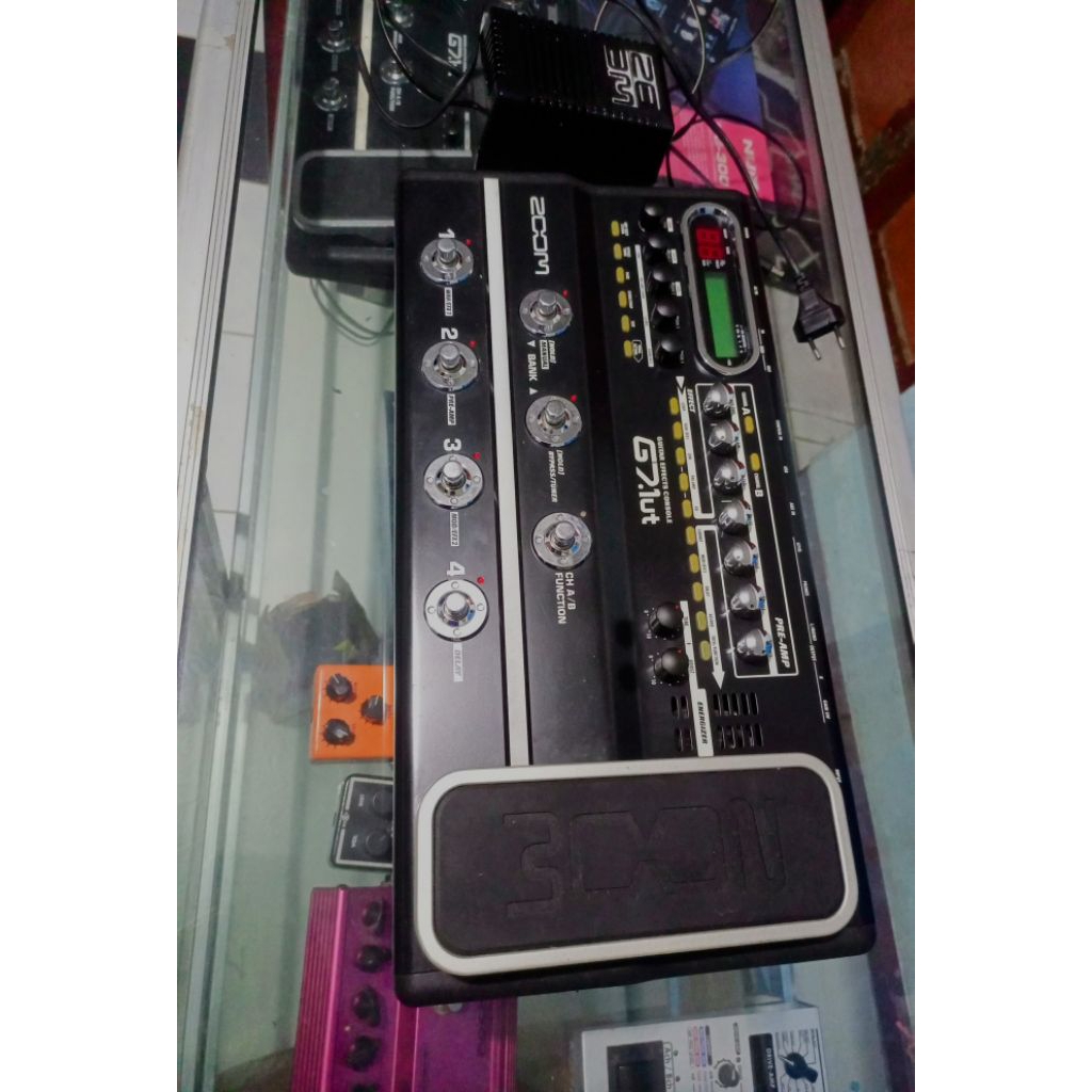 EFEK GITAR ZOOM G7.1ut
