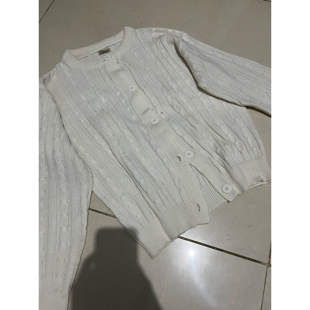Preloved Cable cardigan dippew