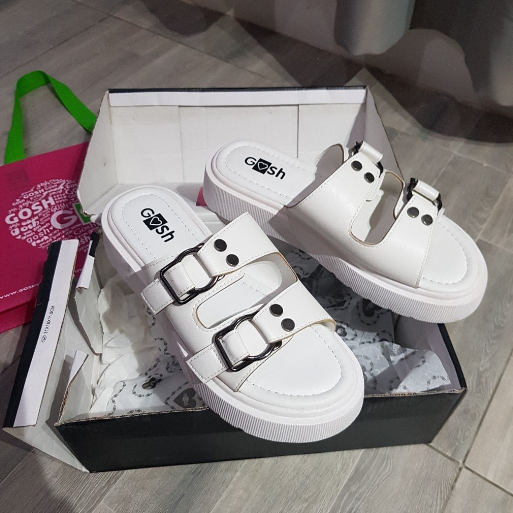 Sale Sandal Gosh New