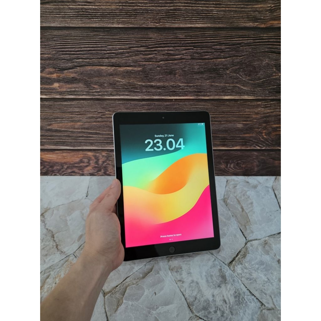 APPLE IPAD 6 WIFI ONLY 32GB EX GARANSI RESMI INDONESIA