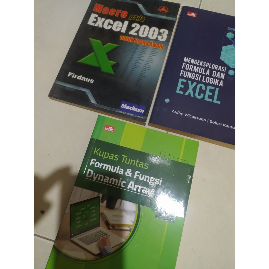 Buku Excel membahas Formula Fungsi Logika Dynamic Array Macro Office Access Tabel Database Aplikasi 