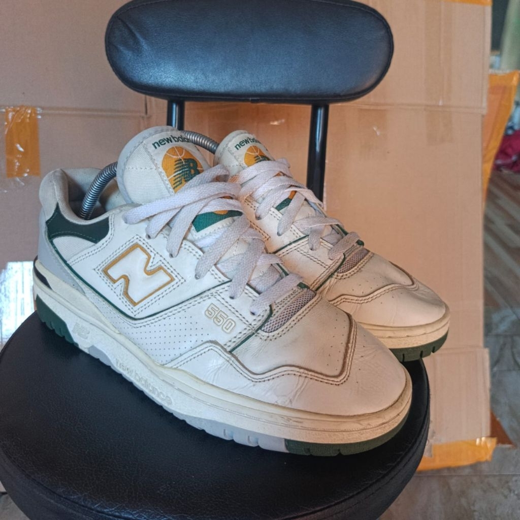 NB New Balance 550 Sepatu Second 100% ORIGINAL Size 42.5 (27 cm)