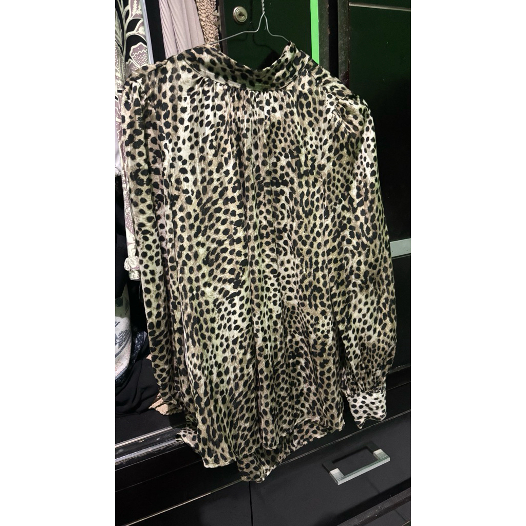 h&m leopard blouse