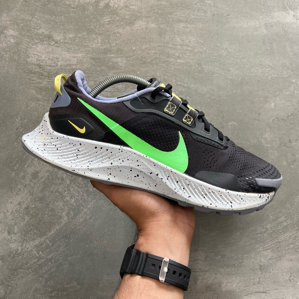 [Size 43] Nike Pegasus Trail 3 ‘Black Green Strike’ (DA8697-004) Second Original Good Condition Bisa