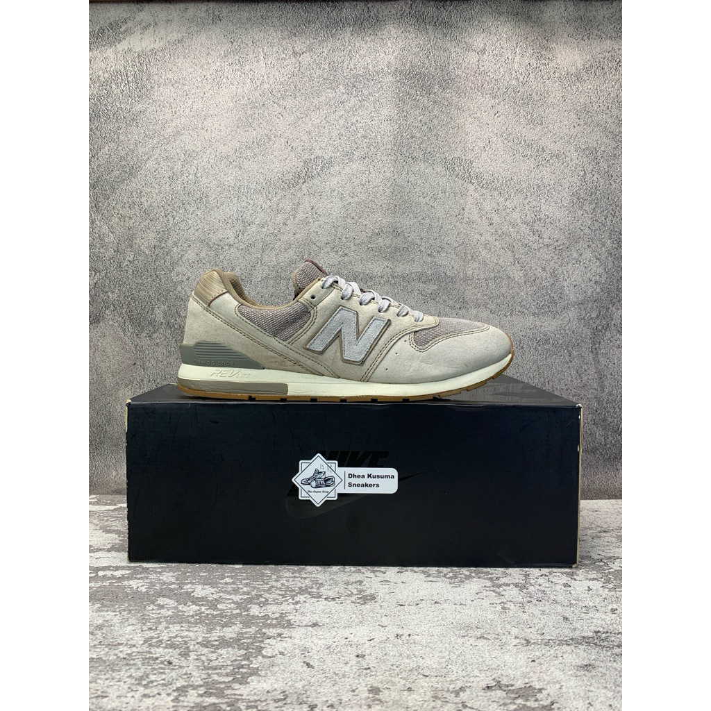 Sepatu Second Casual  New Balance 996 GW Size 41 insole 26 cm Original