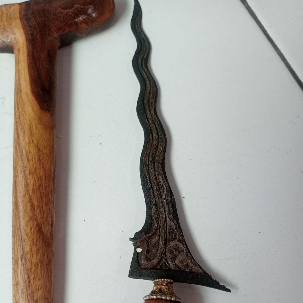 keris jimatan naga Luk 9