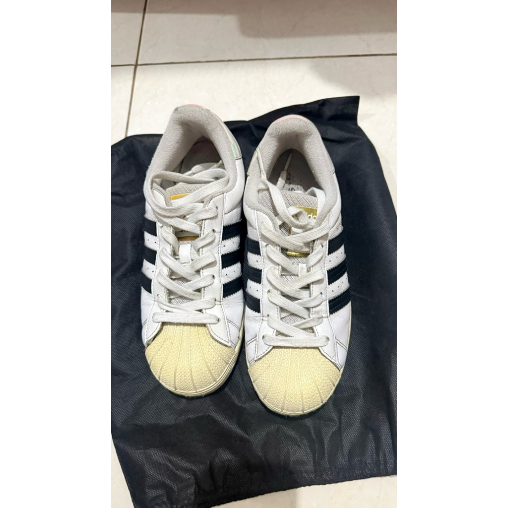 preloved sepatu adidas superstar