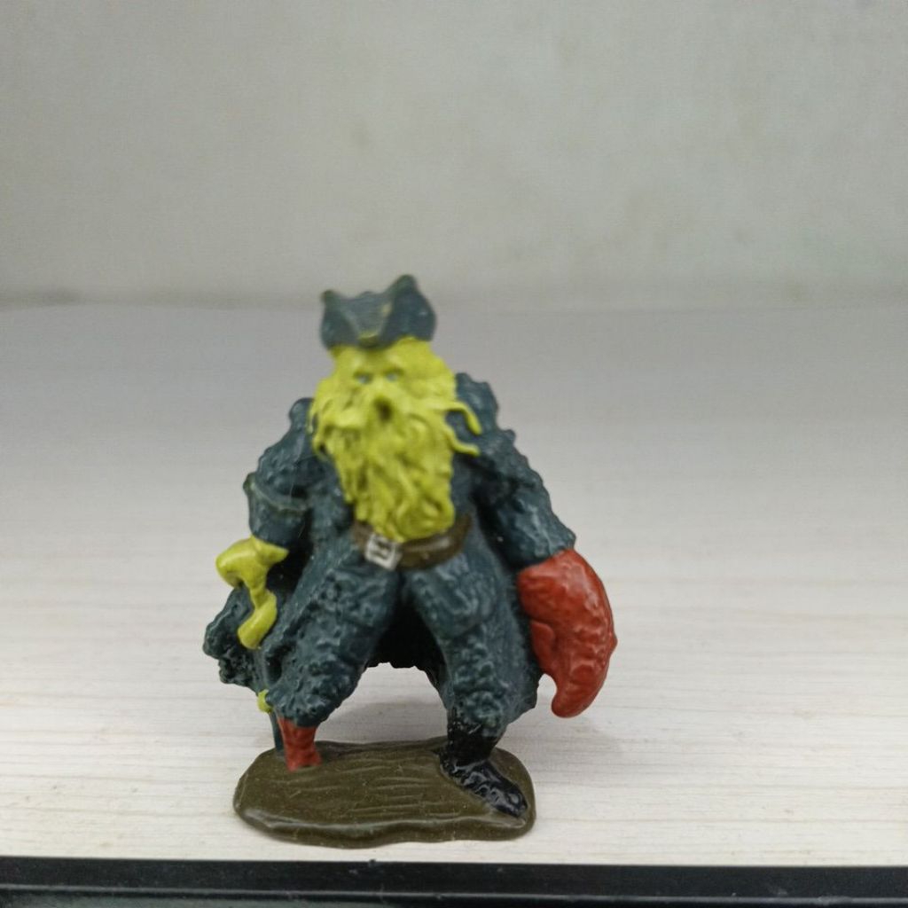 Disney Zizzle pirates of the Caribbean figure Davy jones