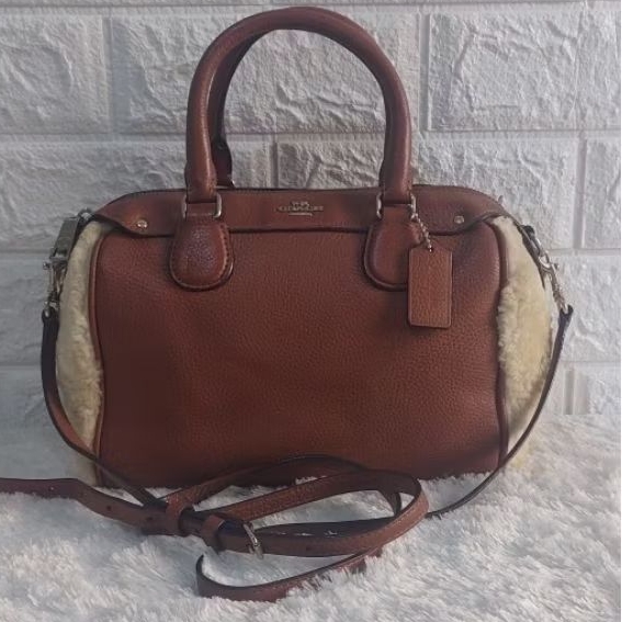 Tas selempang coc bennet