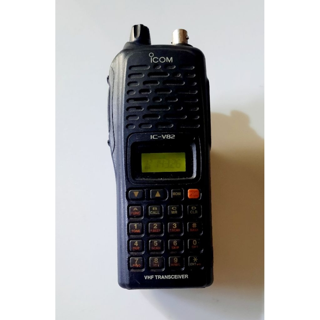 HT ICOM IC-V82 VHF TRANSVEIVER