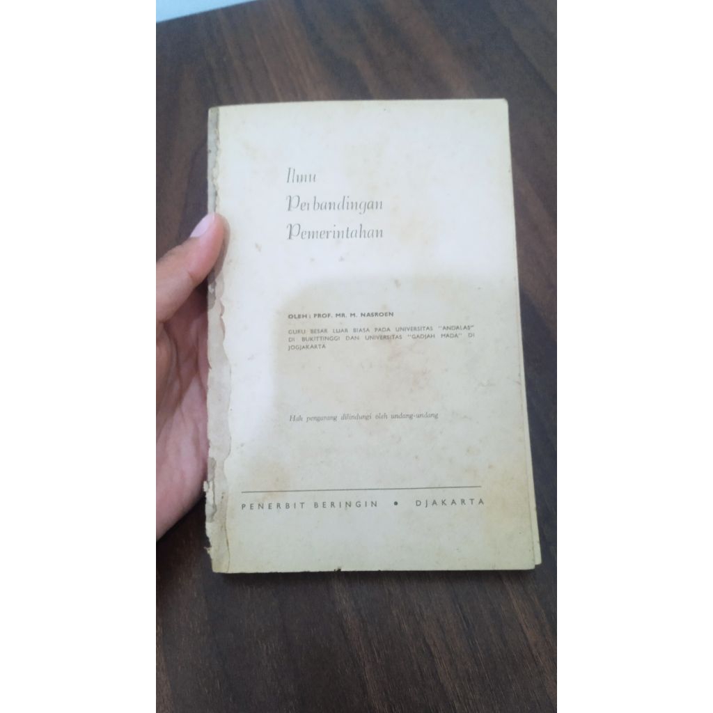 Buku bacaan - Perbandingan Pemerintahan thn 1957