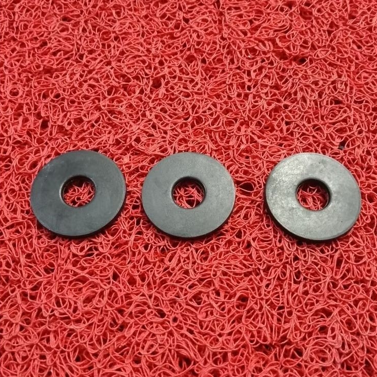 Karet Ring Karet ruber washer tebal 3mm Lebar3,6cm lobang 1,2cm ring karet ori