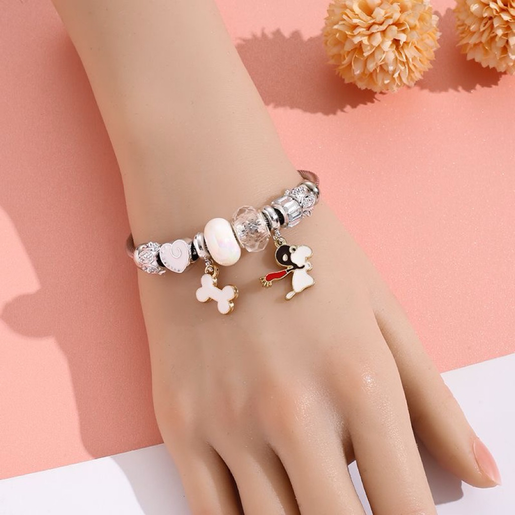 [PREORDER] Gelang Kristal Snoopy – Gelang Manik-Manik Elegan untuk Wanita