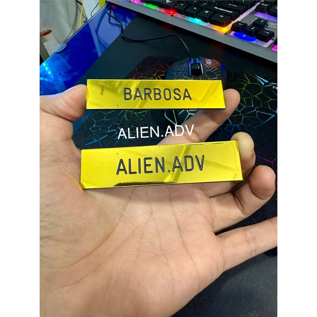 Nama,Nama dada,Name tag bahan akrilik gold
