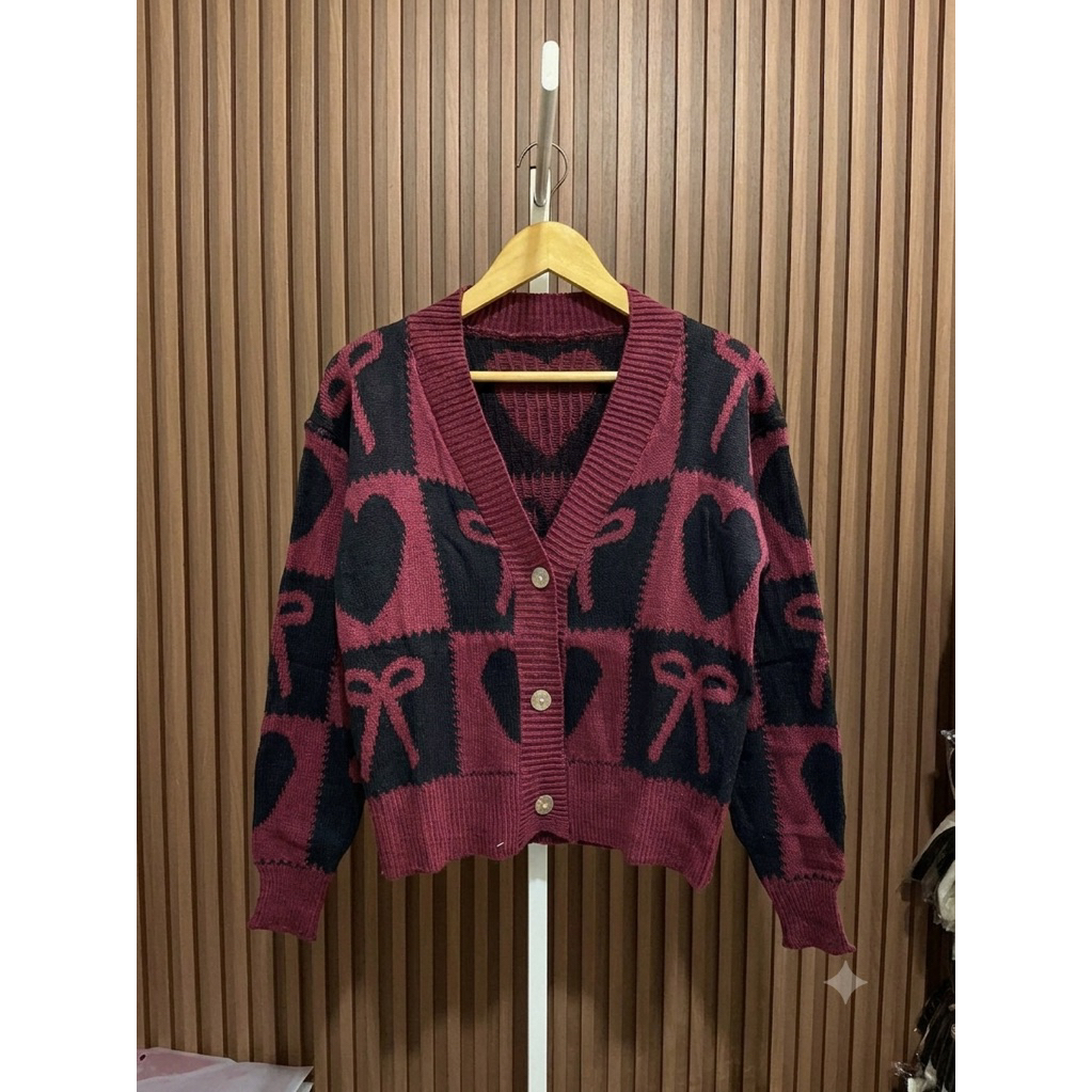 cardigan merah