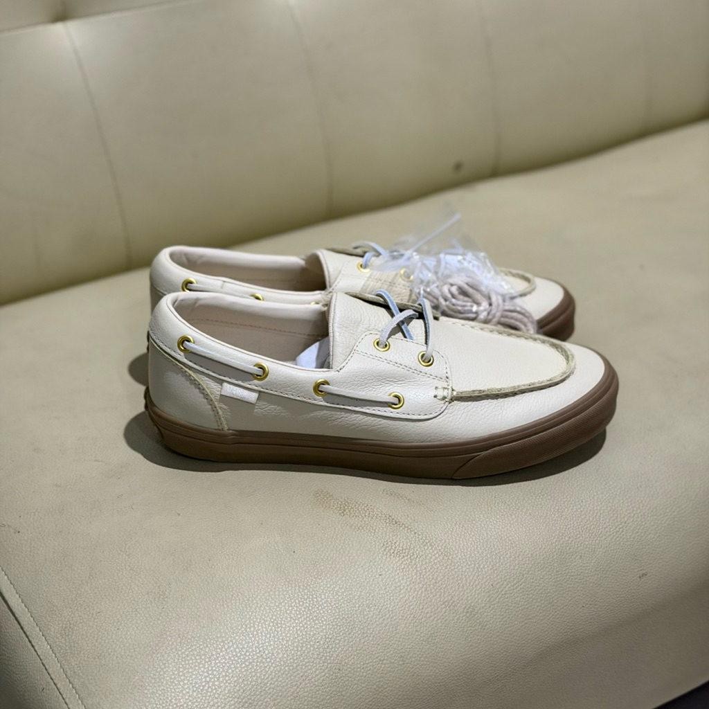 SEPATU SLIP ON 2-Eyelet Beige BNIB