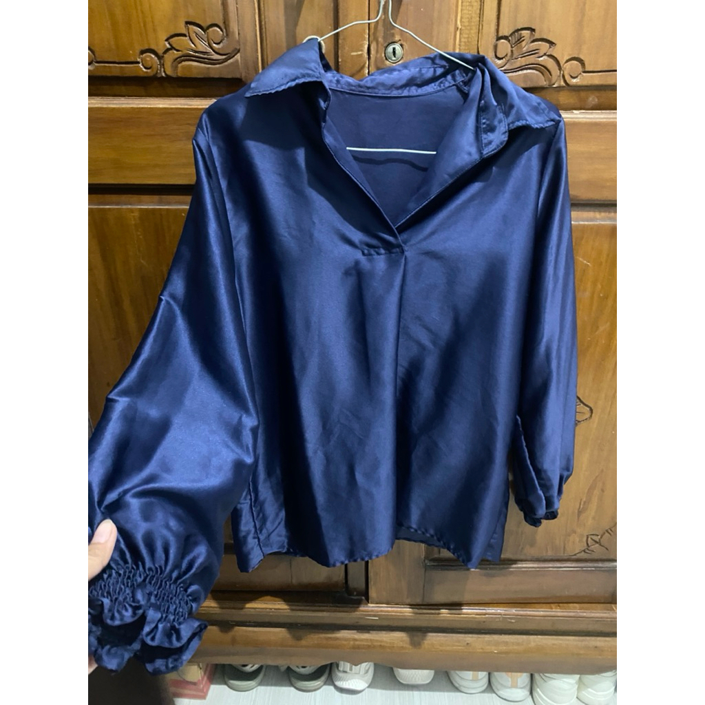 blouse kerah v neck navy