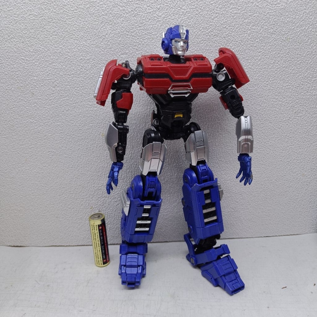 TRANSFORMER HASBRO OPTIMUS PRIME YOLOPARK
