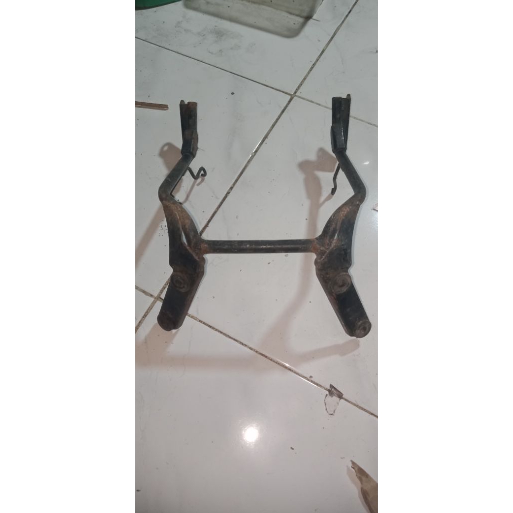 breket visor depan honda megapro primus original