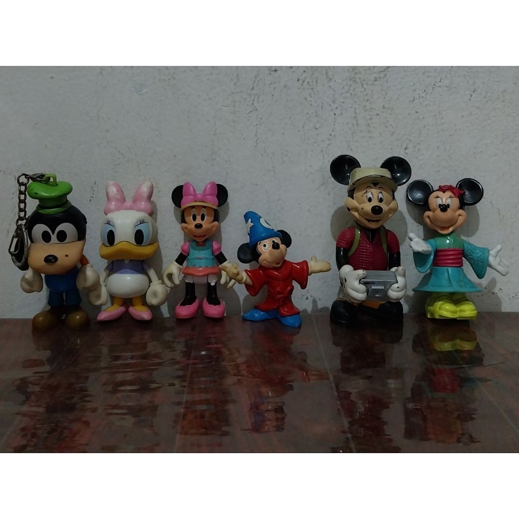 preloved set figure disney