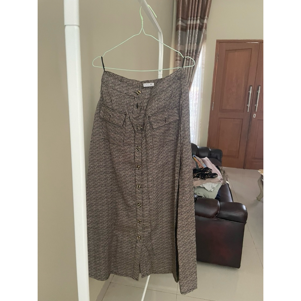 preloved rok expand