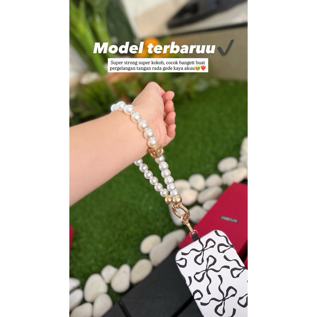 CASETIFY CHARM STRAP PEARL