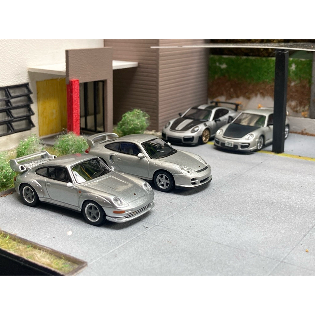 Mini GT Kyosho Porsche 911 GT2