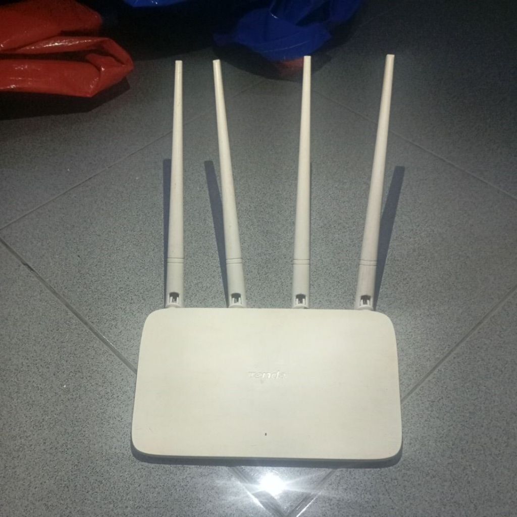 tenda F6+Adaptor