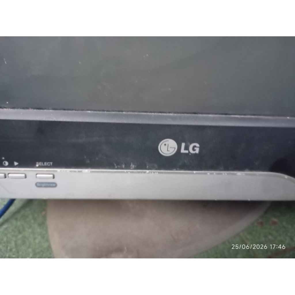 MONITOR TABUNG MERK LG 17 INCH RETRO NORNAL MULUS BEKAS