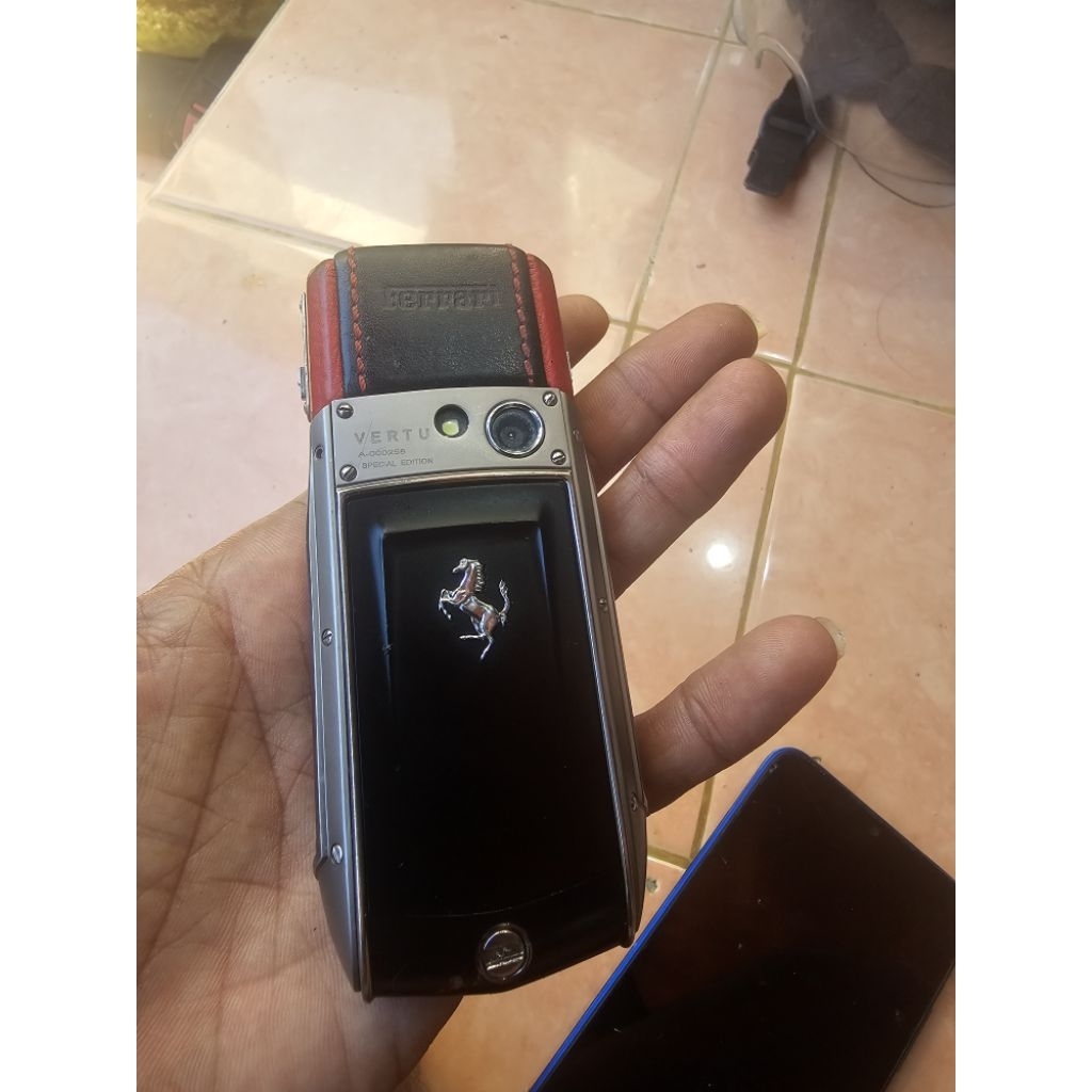 Vertu Ascent Ferrari Phone Black Titanium, A-000258 SPECIAL EDITION SUPER RARE