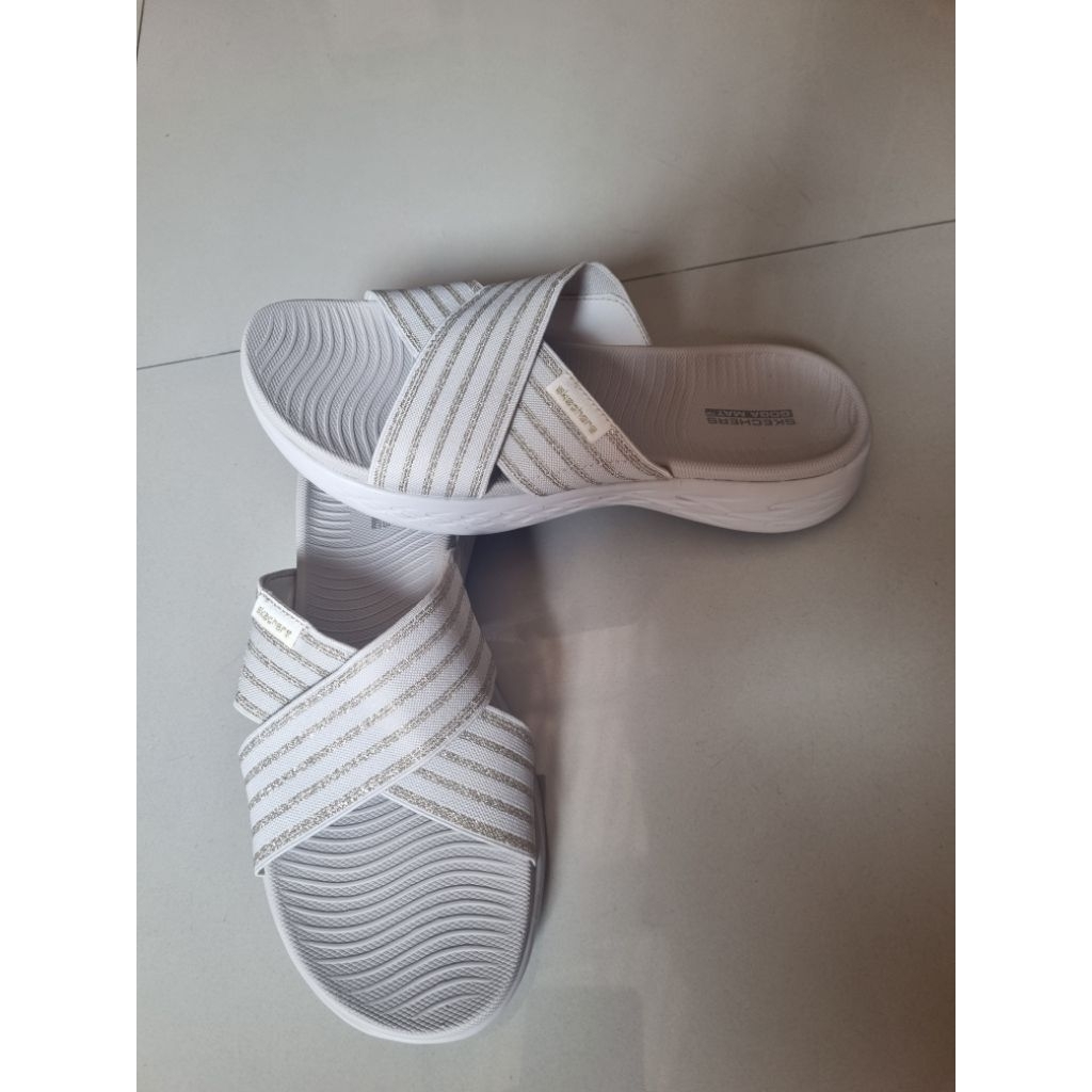 Sandal Skechers Original 100% like new (second)