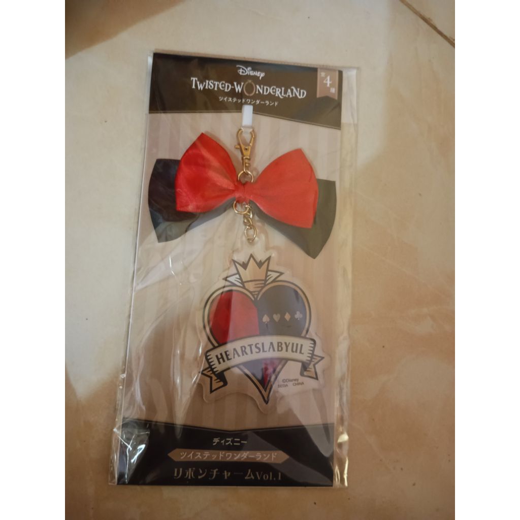 Riddle Rosehearts Twisted wonderland merch